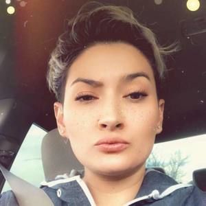 Meet your Posher, Jenni